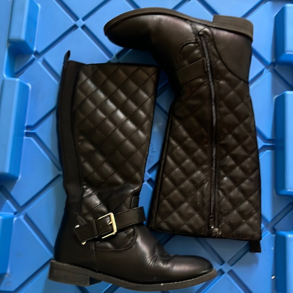 Girls boots size 1